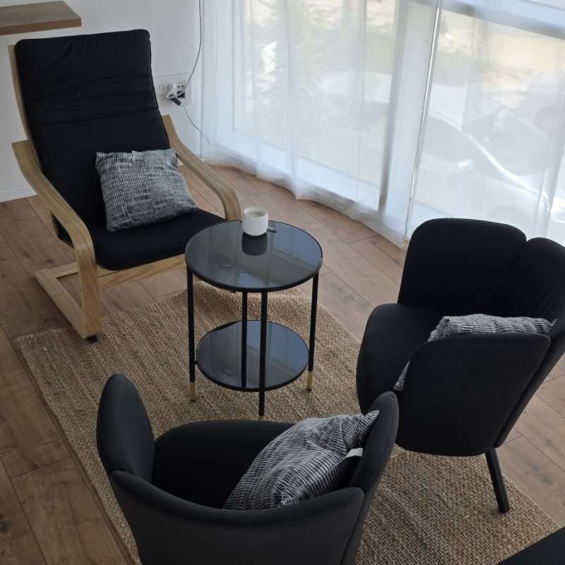 קליניקה להשכרה לפי שעה בחריש - עם אופציה להכניס מיטת טיפול אישית